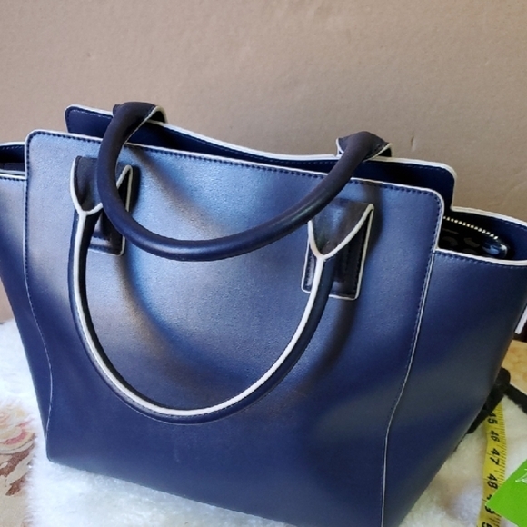 Vera Bradley Blue Satchel with Structured Design and Silver Hardware - Picture 7 of 10